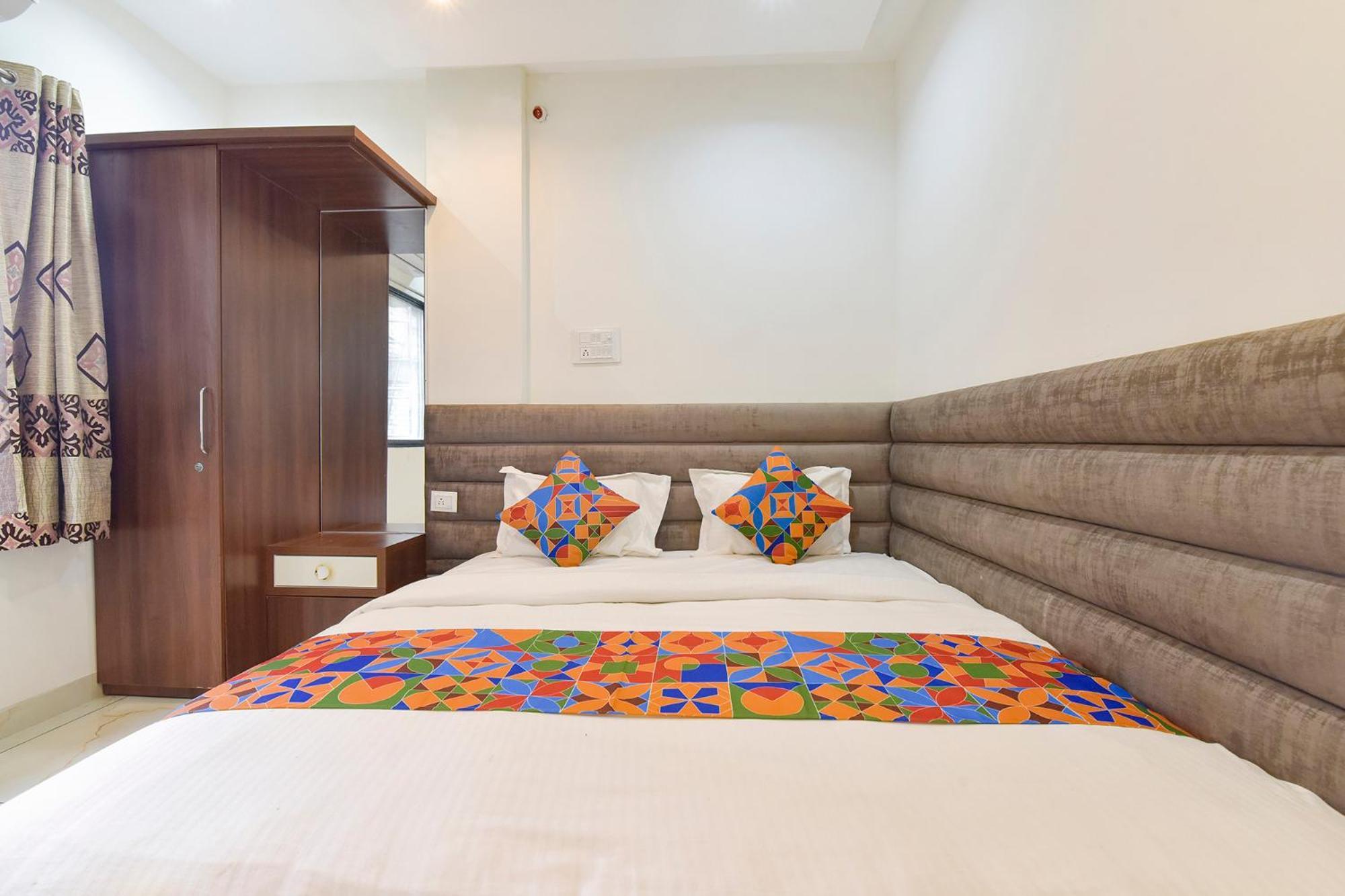 Fabhotel Grand Vista Hotel *