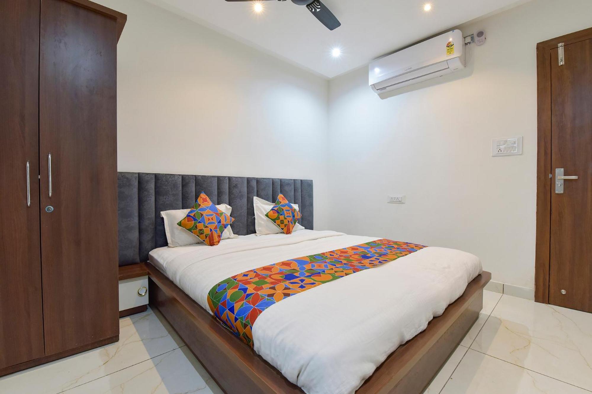 Fabhotel Grand Vista Hotel