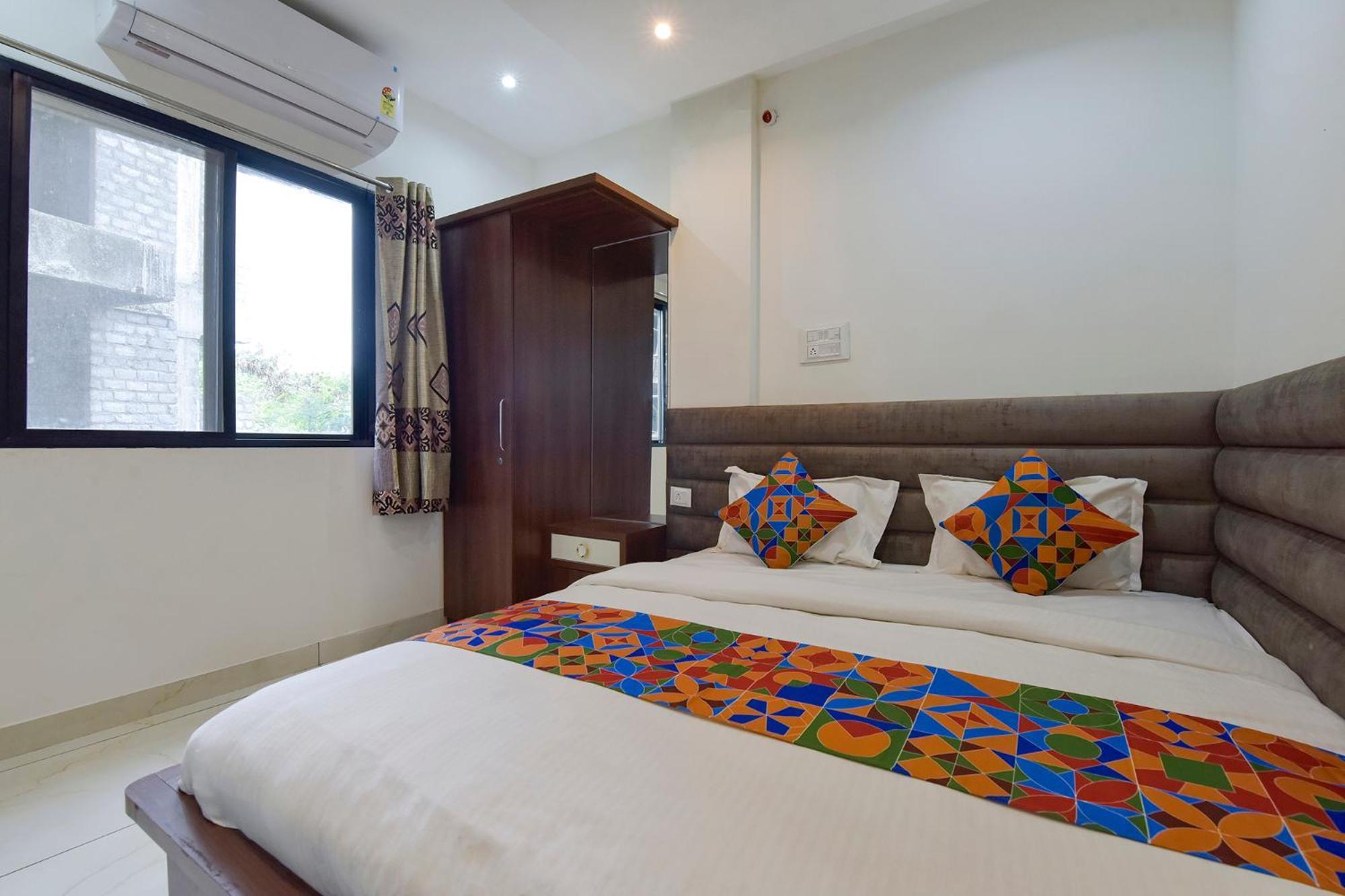 Fabhotel Grand Vista Hotel